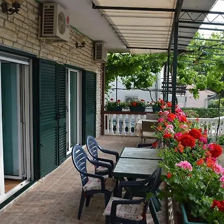 And With Parking Space - 4164 Pensionat Vodice