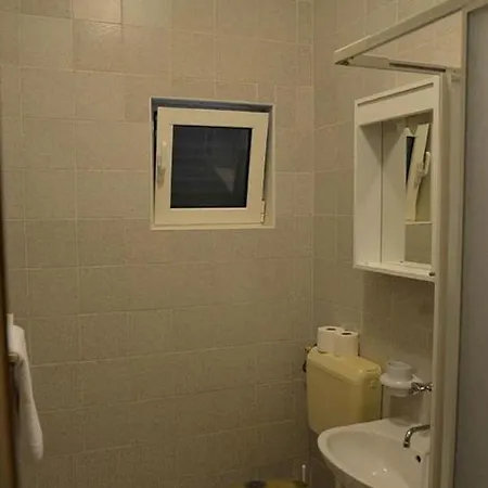 Affittacamere And With Parking Space - 4164 Vodice