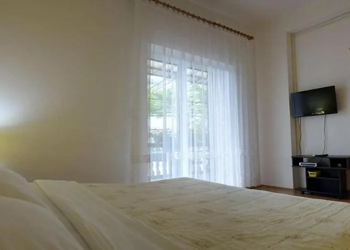 And With Parking Space - 4164 ヴォディツェ