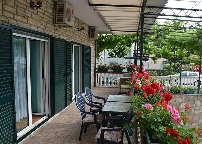 And With Parking Space - 4164 ゲストハウス ヴォディツェ